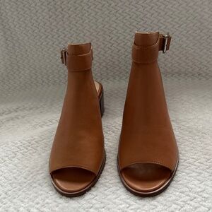 NIB-Sole Society Tazzara Acacia Tan Leather Peep-Toe Booties Size 9.5 M